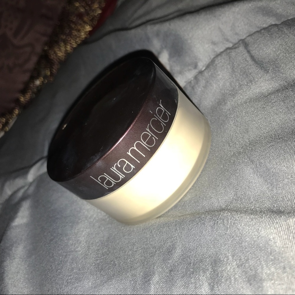 Translucent powder